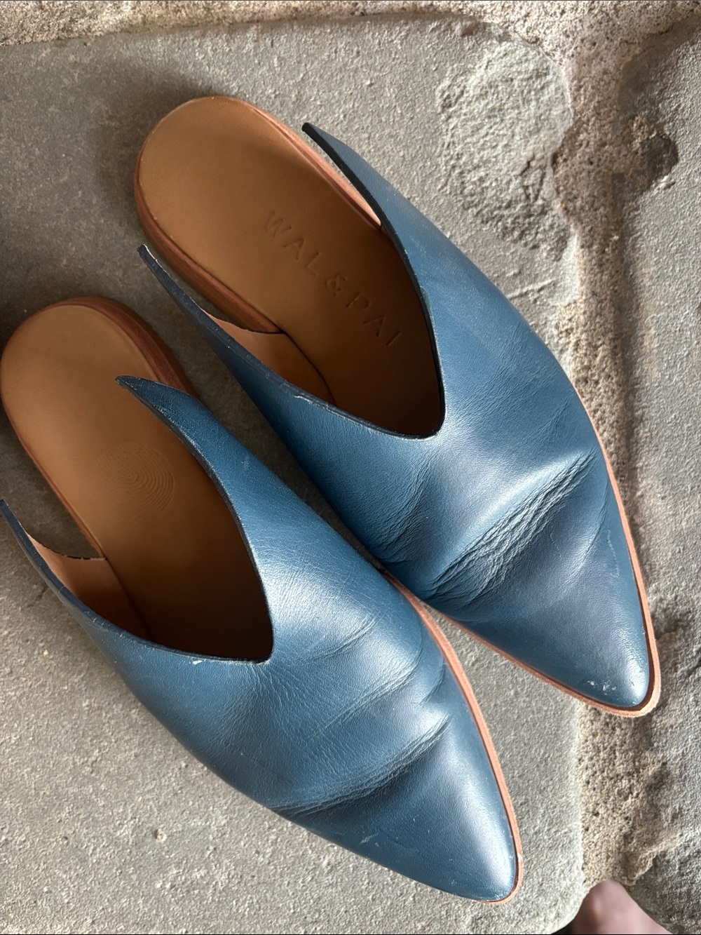 WALL & PAIR Blue Leather Pointed Backless Mules